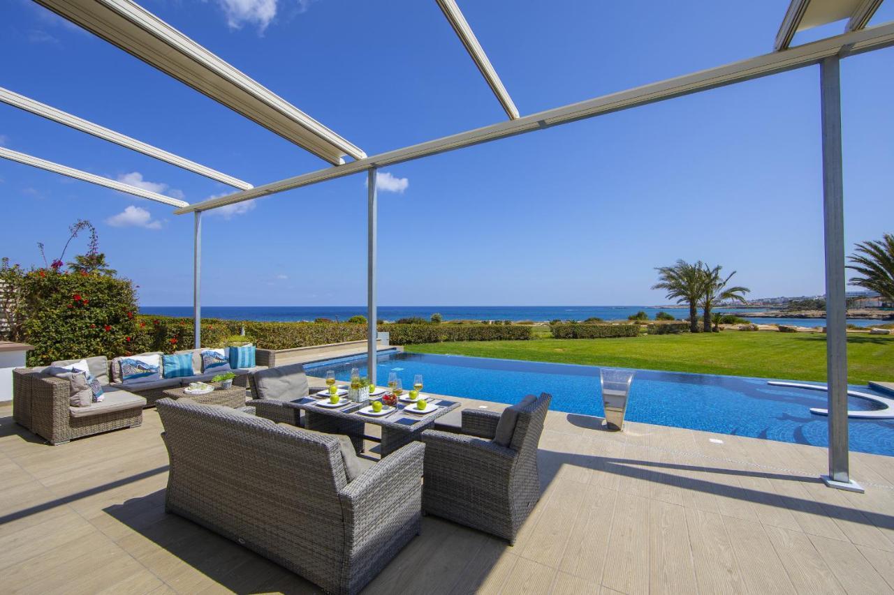 Protaras Seafront Villa Infinte Aretousa ภายนอก รูปภาพ