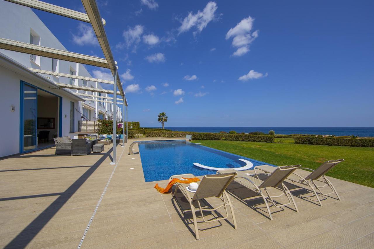 Protaras Seafront Villa Infinte Aretousa ภายนอก รูปภาพ