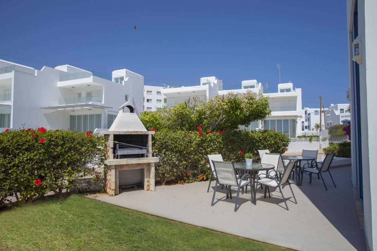 Protaras Seafront Villa Infinte Aretousa ภายนอก รูปภาพ