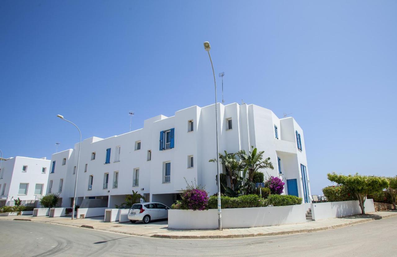 Protaras Seafront Villa Infinte Aretousa ภายนอก รูปภาพ